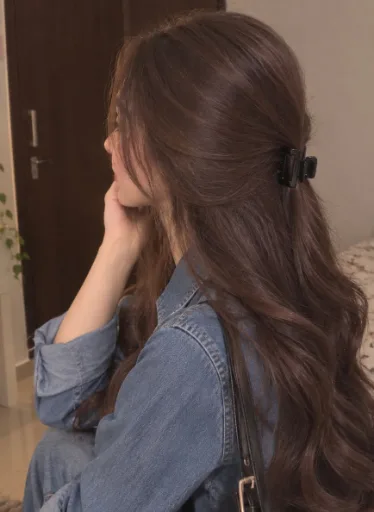 Ayesha Khan
